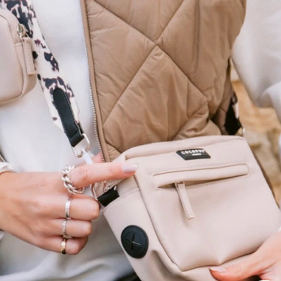 Dog Walking Bag - Picture 3 of 8